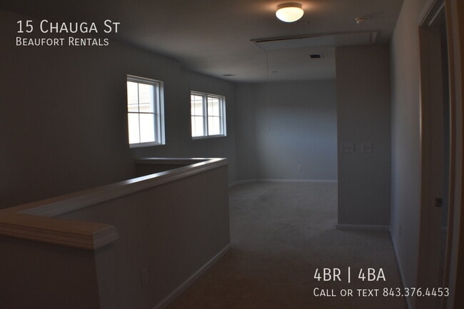 Building Photo - 15 Chauga St