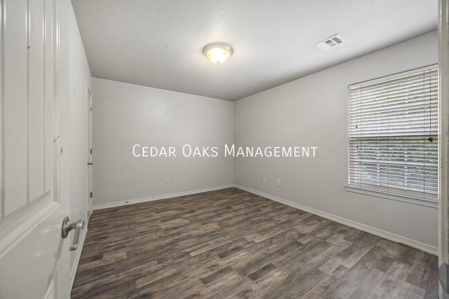 Building Photo - 1308 S C Ct
