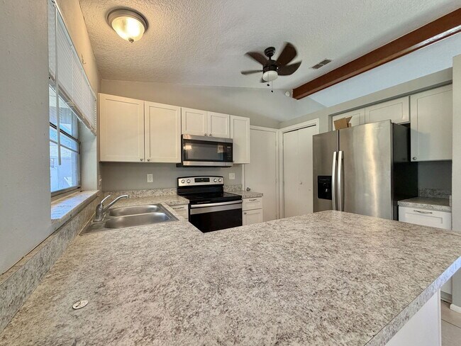 Building Photo - 12258 Foothill St