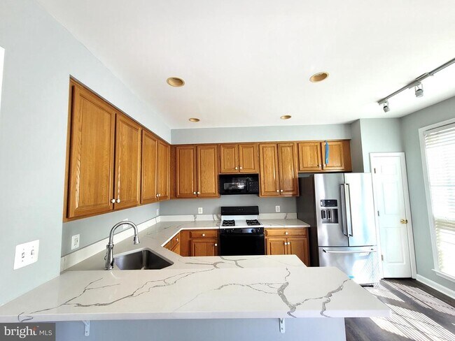 Building Photo - 6012 Ricketts Walk