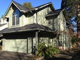 Building Photo - 618 Iowa St