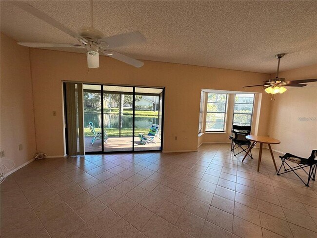 Building Photo - 11 Emerald Bay Dr