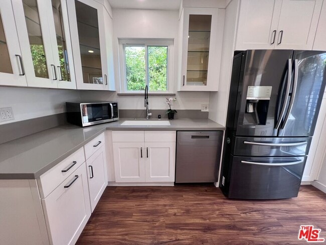 Building Photo - 832 Indiana Ave