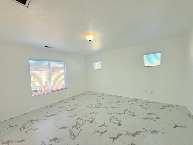 Building Photo - 2023 San Antonio Ct