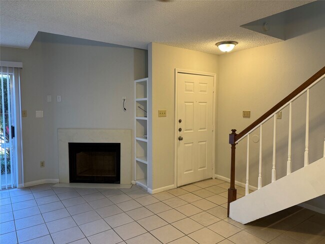 Building Photo - 2120 El Paseo St