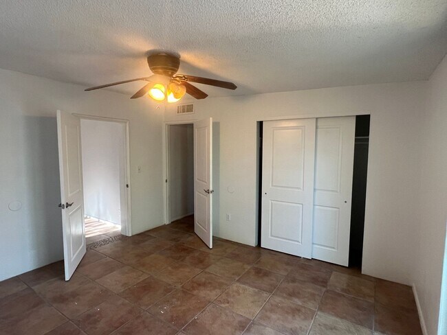 Building Photo - 4 Bed. 2 Ba. Home in Historic Dist. Minute...