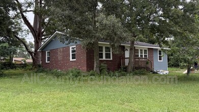 Building Photo - 212 Ellen St