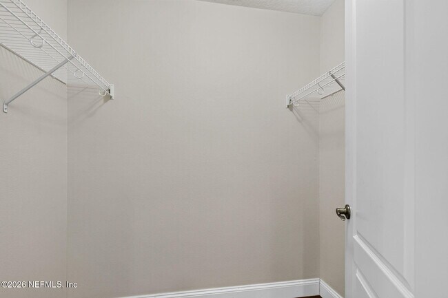 Building Photo - 127 Rockcreek Dr