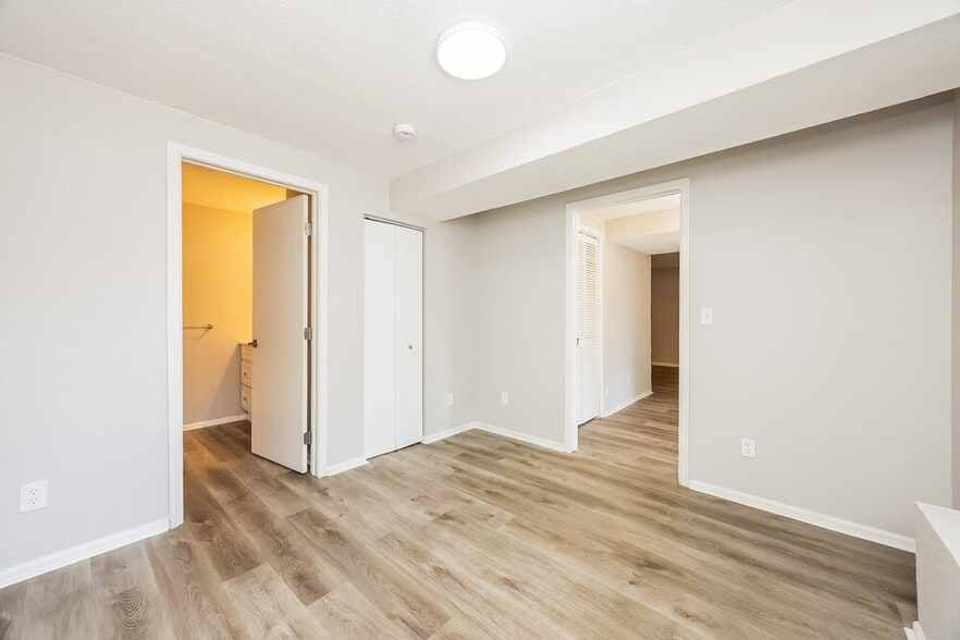 Building Photo - 6325 Ashridge Ct