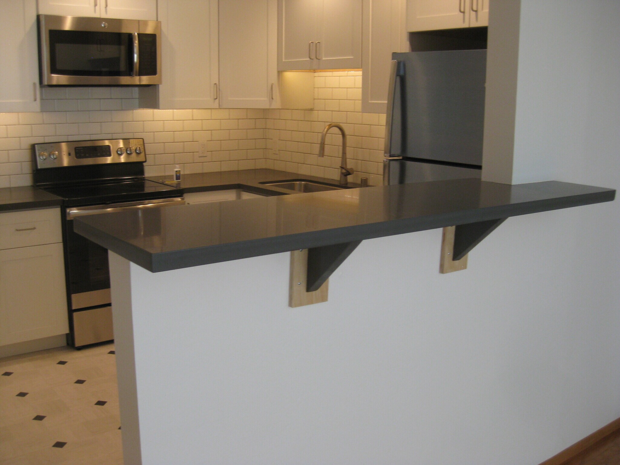 Building Photo - 300 Bocana St