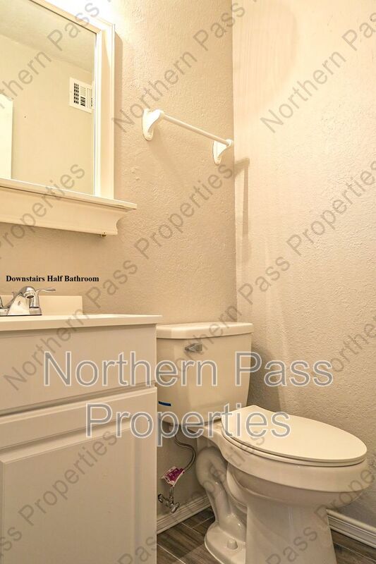 Building Photo - 5198 Viceroy Dr