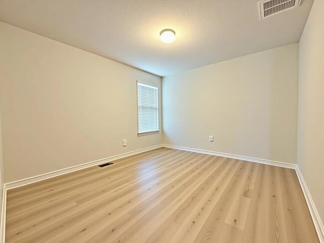 Building Photo - 11816 Offaly Dr