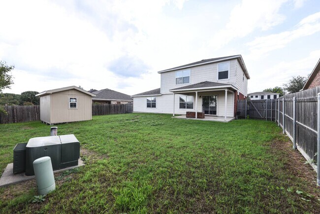 Building Photo - 2305 Riley Dr