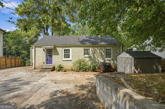 Building Photo - 2051 Glenwood Ave SE