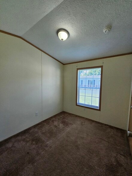 Building Photo - 27 Woodside Ln