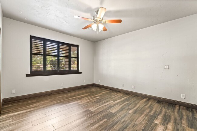 Building Photo - 7154 Ranchito Cir
