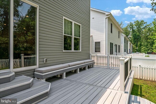 Building Photo - 806 Lynwood Ln