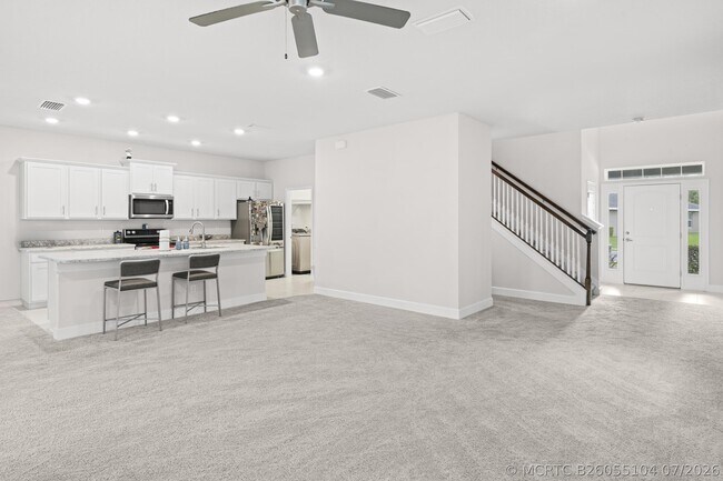 Building Photo - 692 NE Turtleback Trail