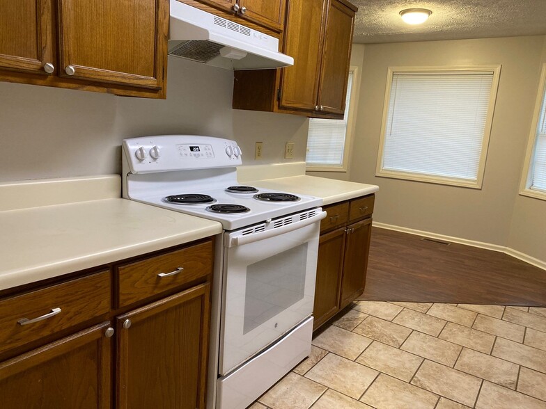 Building Photo - 27 Millsap Dr