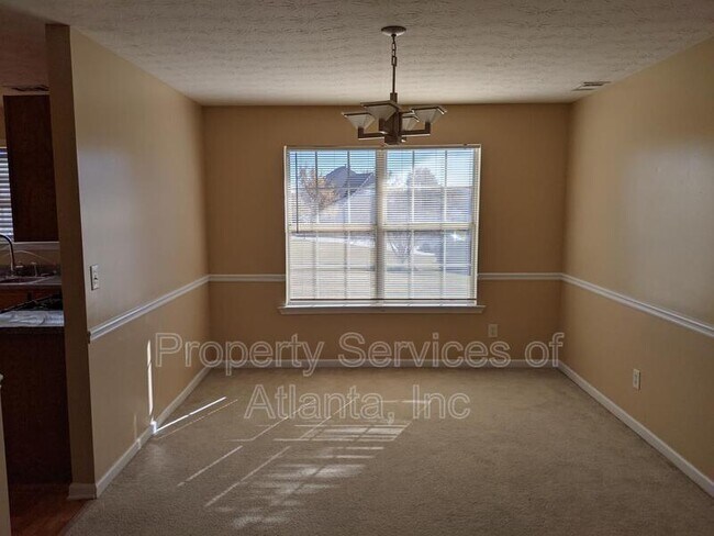 Building Photo - 1815 Rest Haven Ln