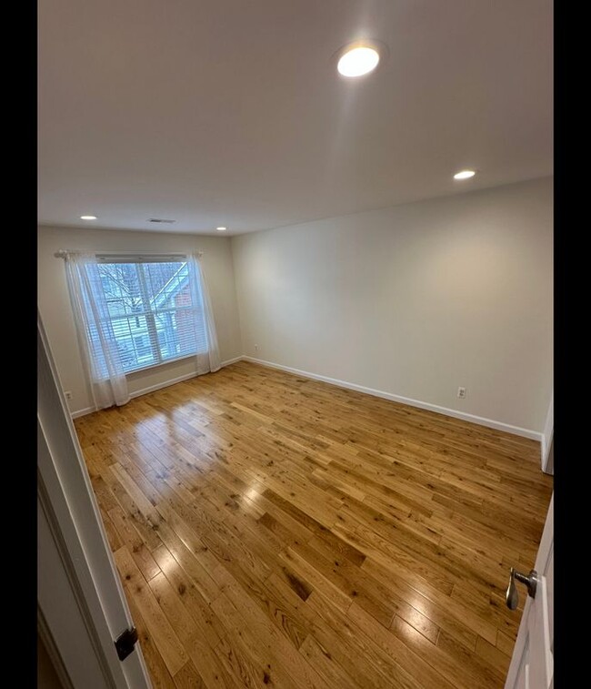 Building Photo - 44783 Marigold Dr