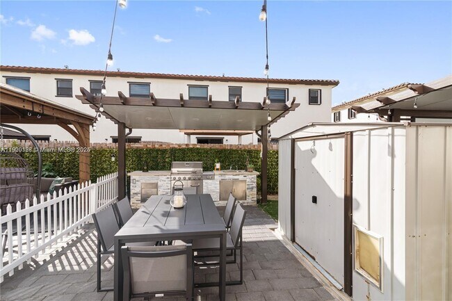 Building Photo - 23296 SW 110th Ct