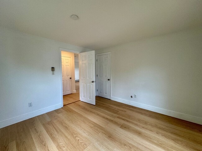 Building Photo - South Portland 2BD/1BA with Off Street Par...
