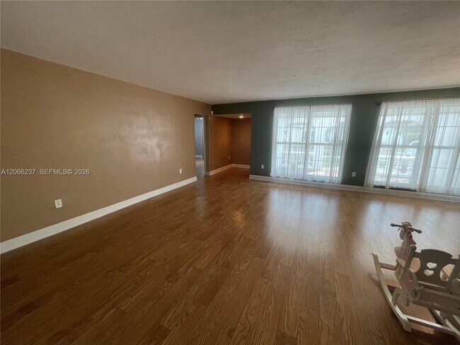 Building Photo - 9301 SW 54th St
