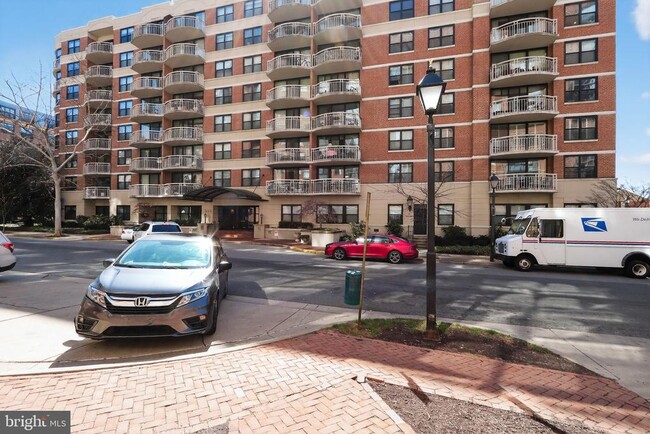 Building Photo - 1200 Braddock Pl