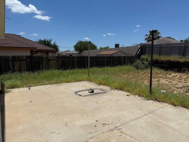 Building Photo - 1207 Dixie Ln
