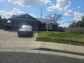 Building Photo - 3 Br 2 Ba home available