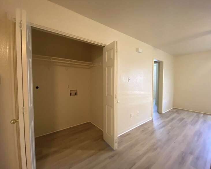 Building Photo - 3402 Cantabrian Dr