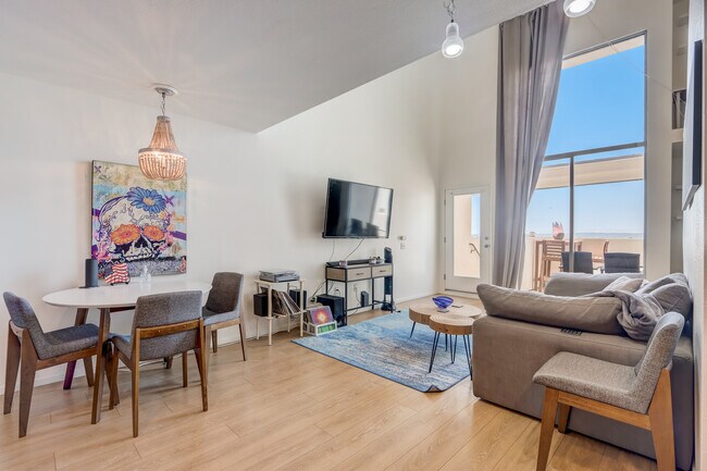 Building Photo - 2064 Kettner Blvd