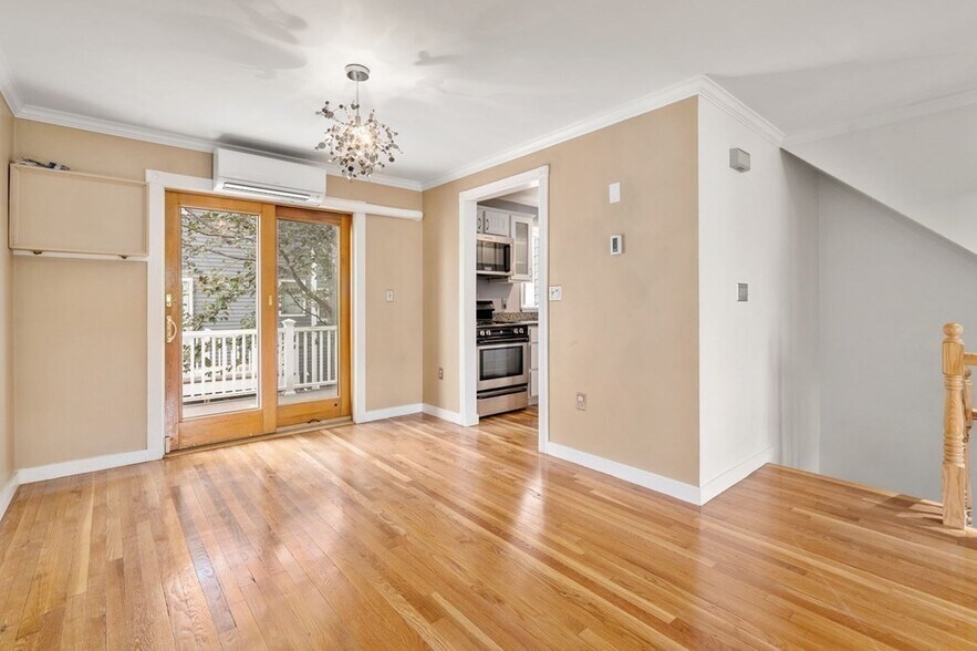 Building Photo - 157 W 3rd St