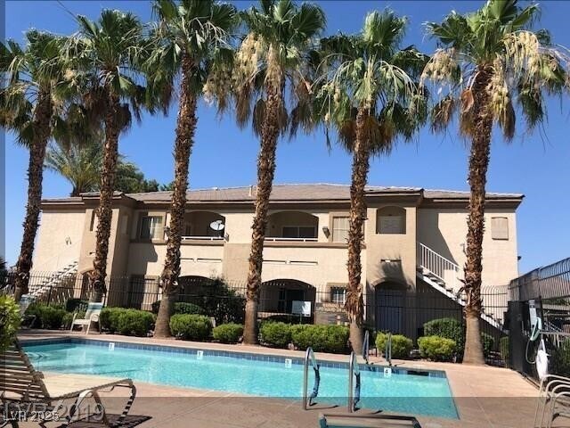 Building Photo - 3400 Cabana Dr