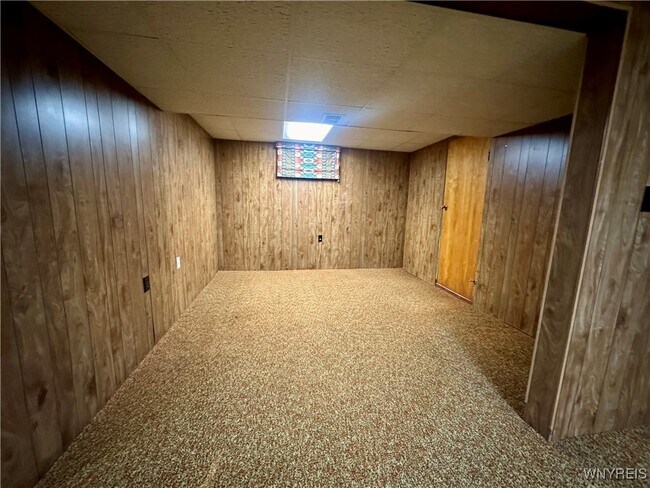 Building Photo - 62 Grace Ave
