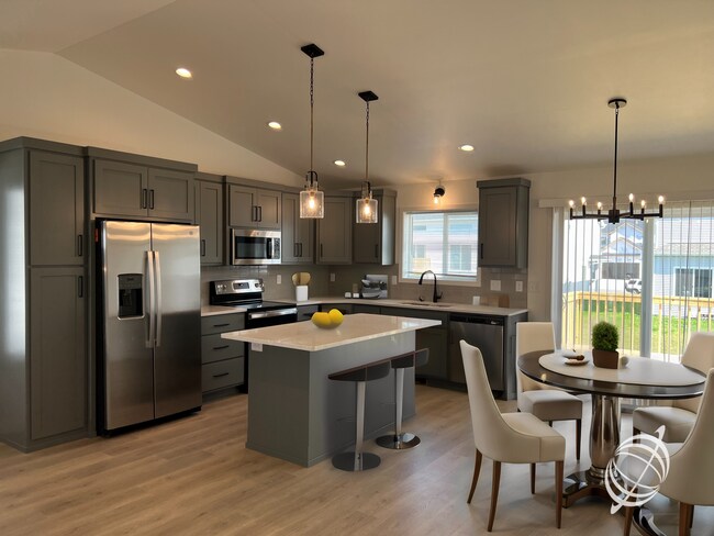 Building Photo - 4 Bed 3 Bath Single Family Home
