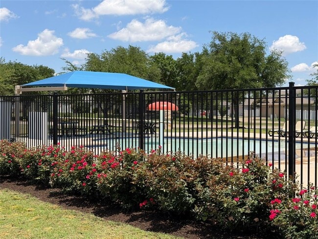Building Photo - 1507 Davis Mountain Loop