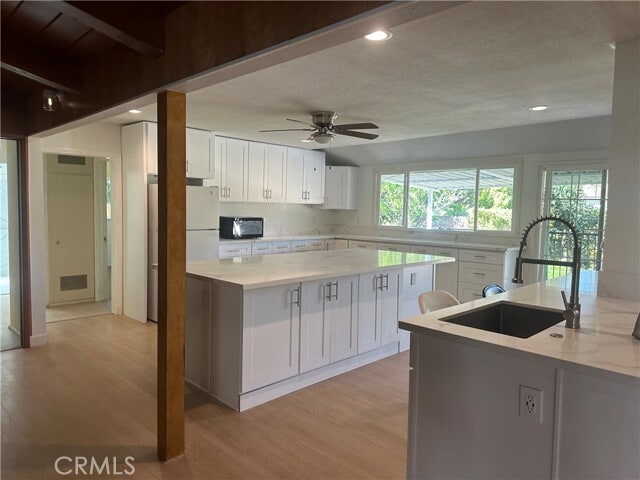 Building Photo - 3025 E Hillcrest Ave