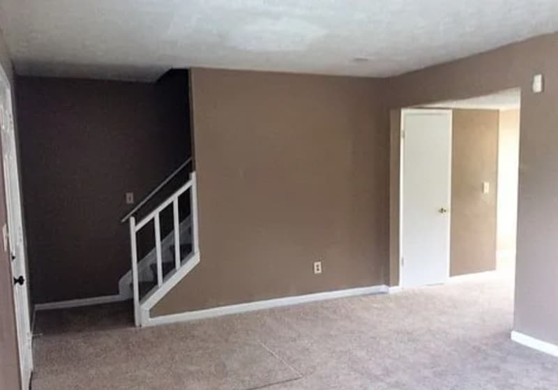Building Photo - 916 Holden Ln