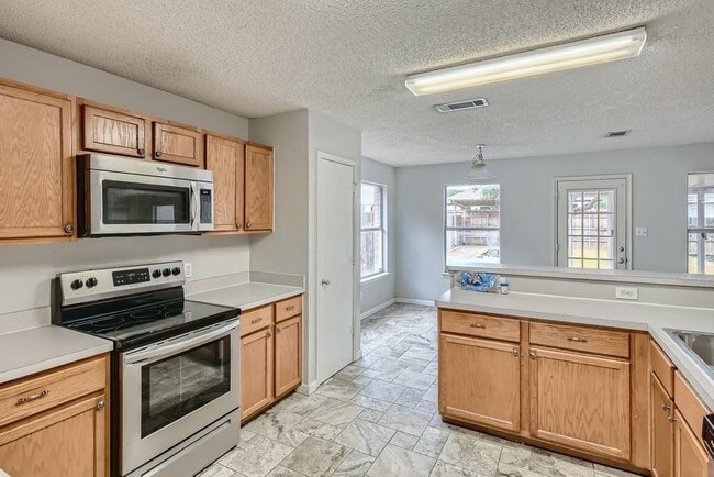 Building Photo - 1021 Bainbridge Ln