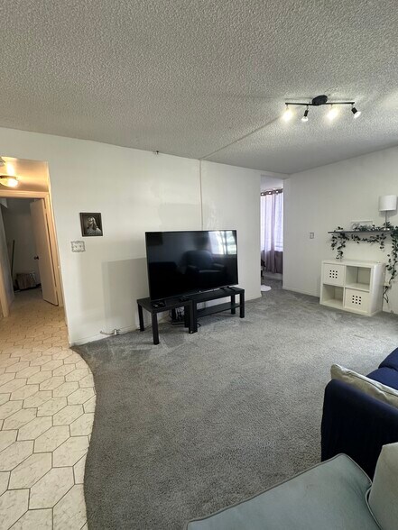 Building Photo - 250 Sunny Isles Blvd