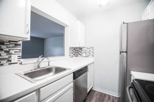 Building Photo - Woodland Heights Apartments