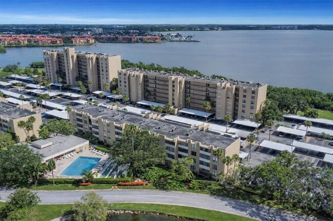 Building Photo - 2617 Cove Cay Dr