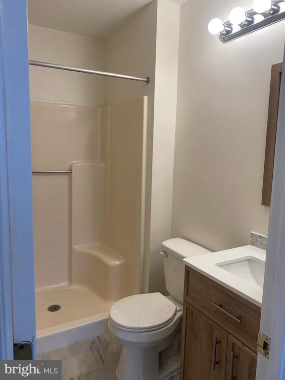 Building Photo - 9470 Scarlet Oak Dr