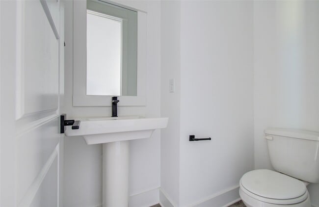 Building Photo - 2054 Johanna Crk Dr