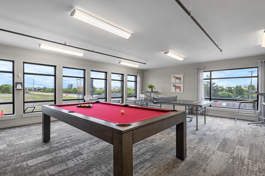 Building Photo - Clarksville Lofts