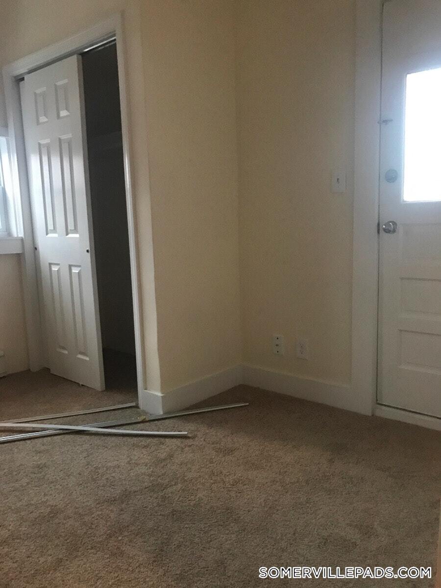 Building Photo - 58 Medford St