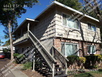 Building Photo - 1 Bedroom in Elmhurst