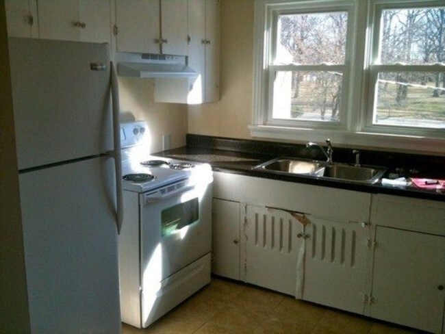 Kitchen - 4913 Chamberlayne Ave